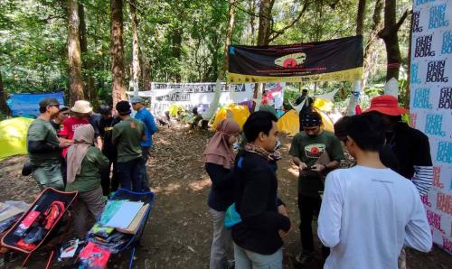 Jelajah Gunung Bandung: Daki Ratusan Gunung Setapak Demi Setapak